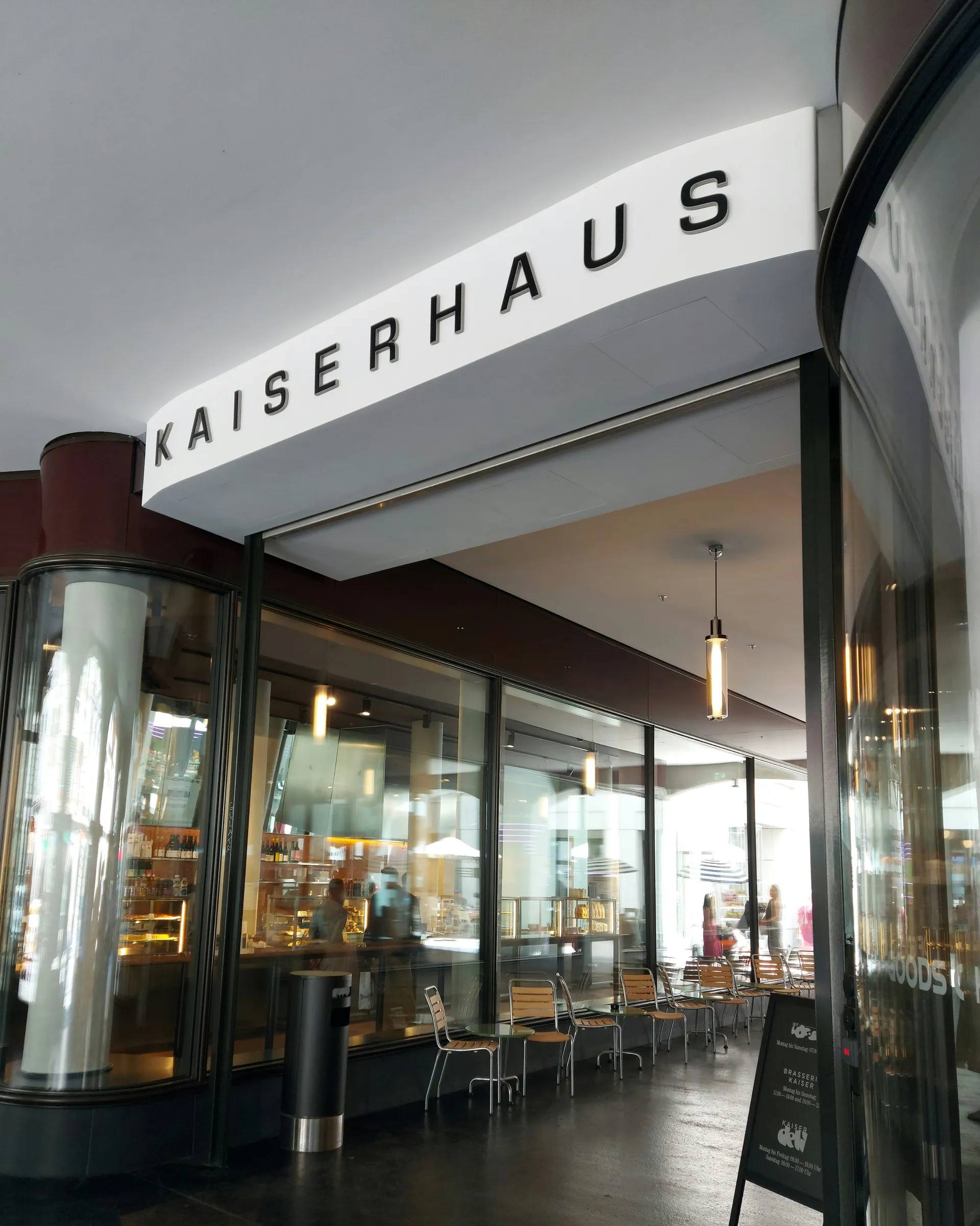 Brasserie Kaiser Bern – entrance at Kaiserhaus on Marktgasse