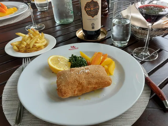 Veal Cordon Bleu at Büner Bern