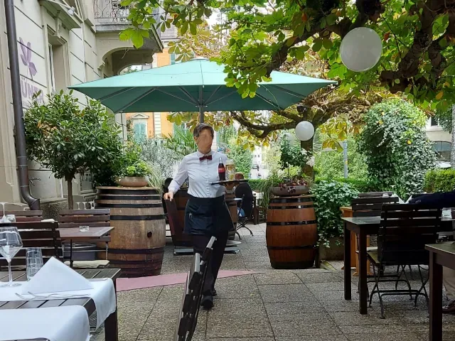 Büner in Bern - eleganter Franzose unter Kastanienbäumen