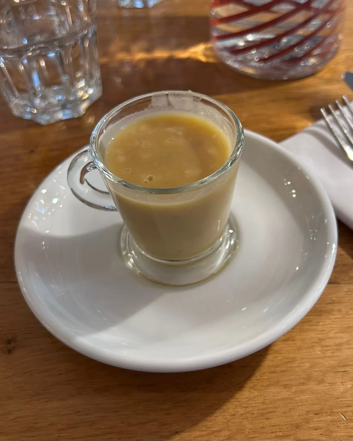 Erbsensuppe mit Gnagi im Harmonie Bern