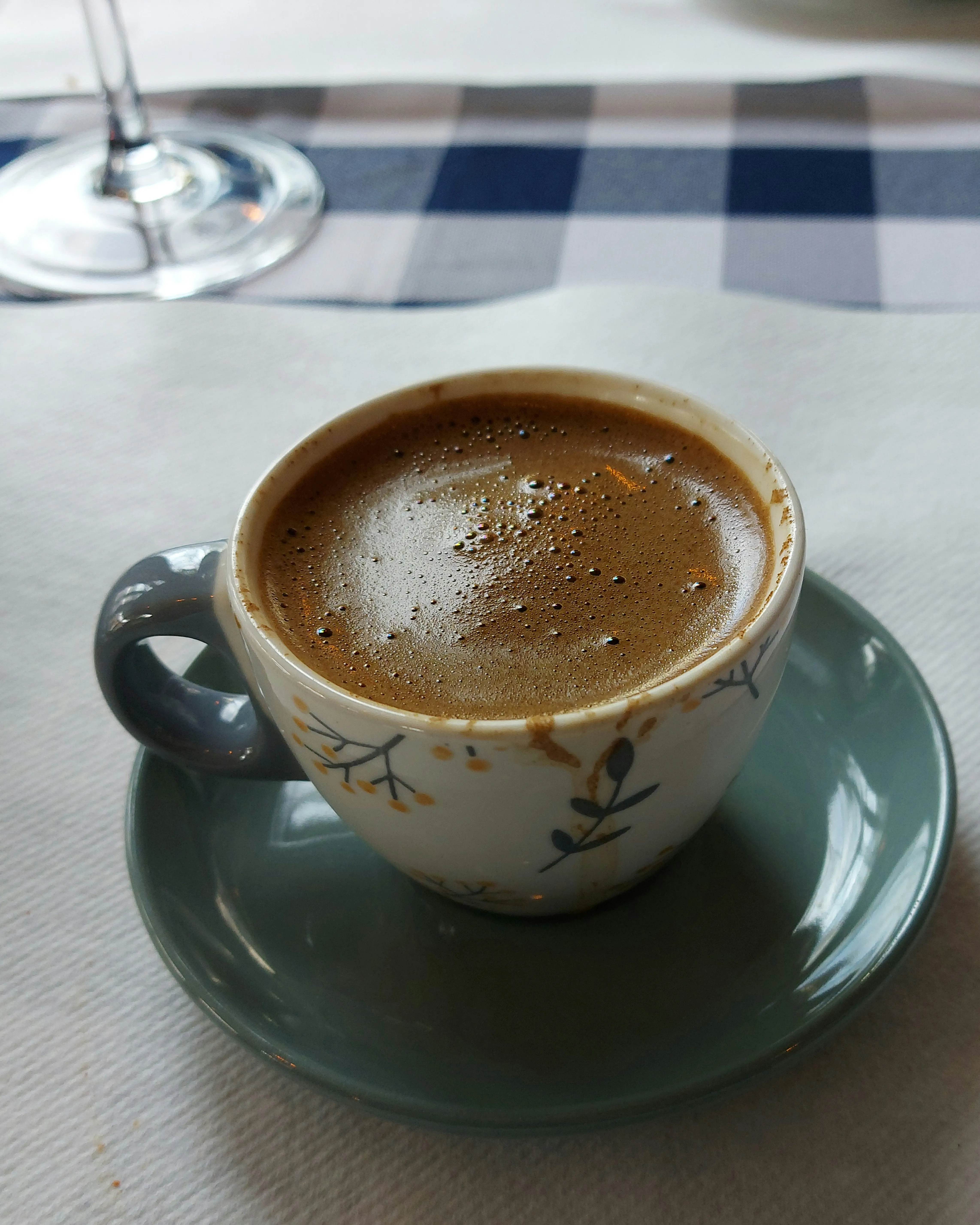 Traditioneller griechischer Kaffee in der Little Greek Taverna