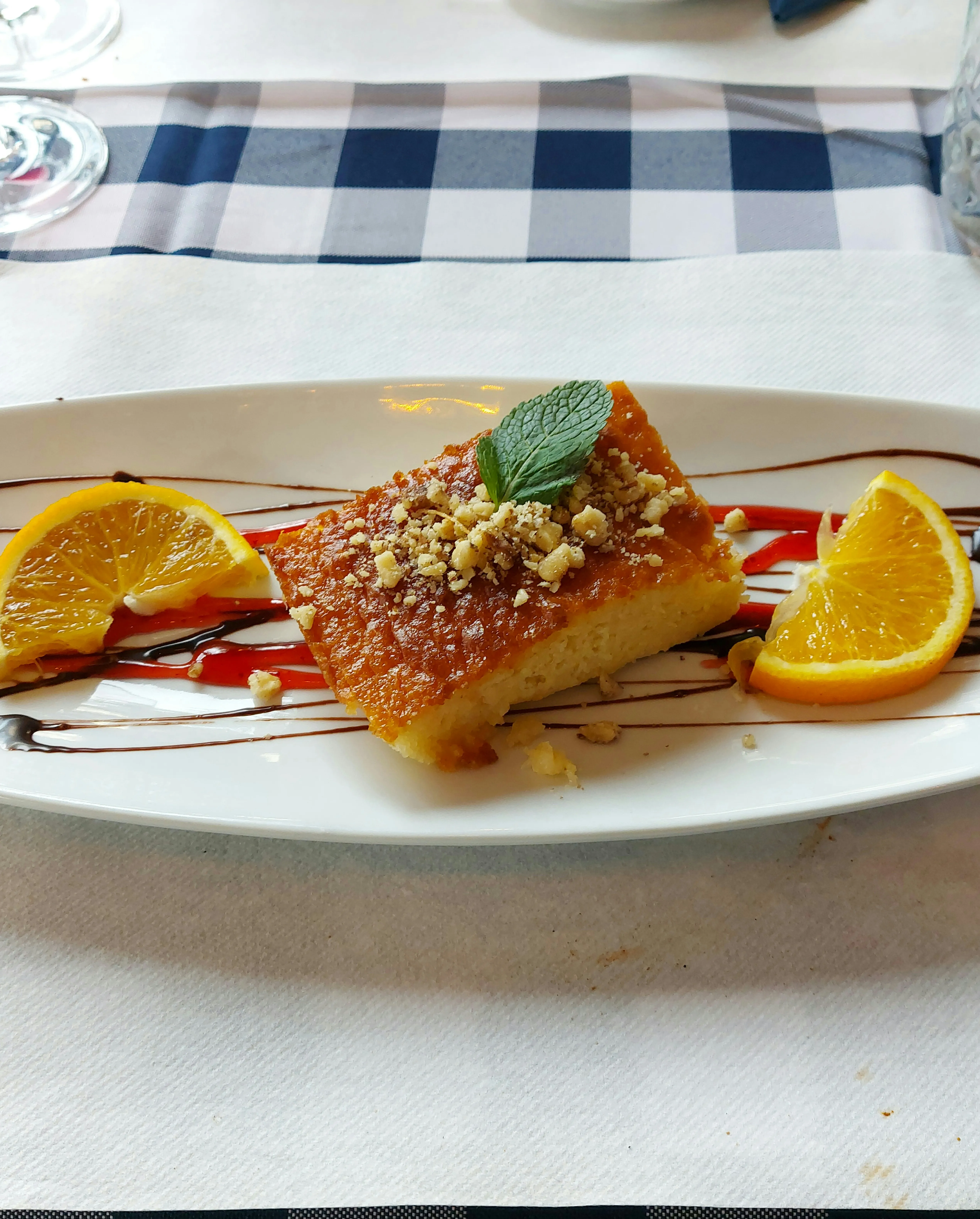 Hausgemachter Griesskuchen in der Little Greek Taverna