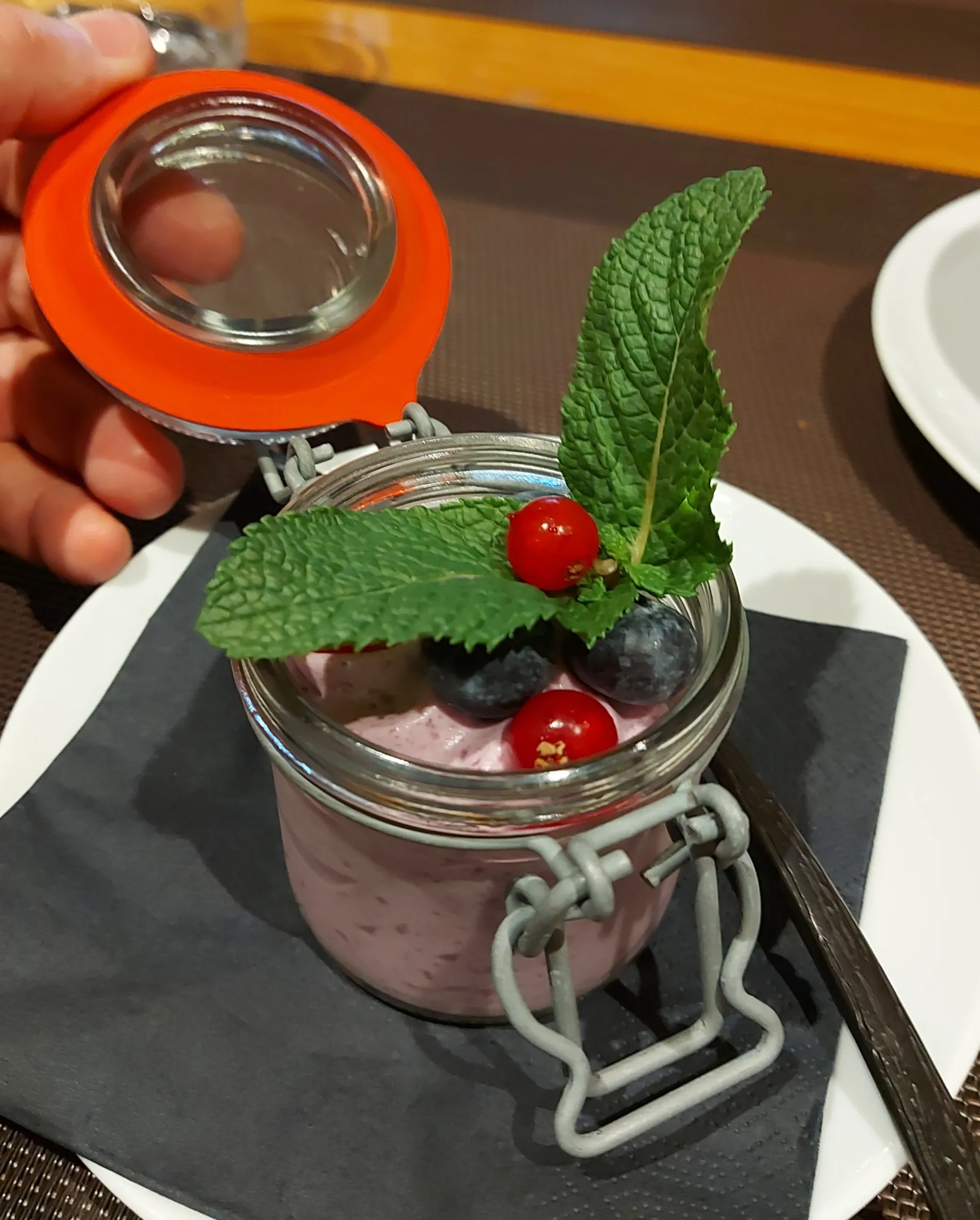 Traubenmousse als Dessert im Restaurant Mühlirad