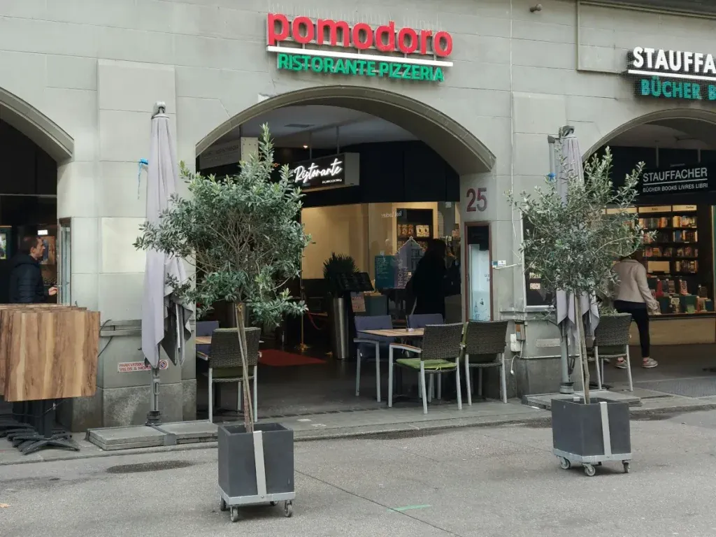 Pomodoro Bern - traditionsreiche Pizzeria mit rustikalem Flair