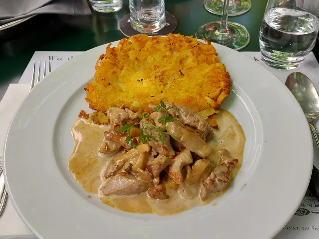Kalbsgeschnetzeltes im Restaurant Kirchenfeld in Bern