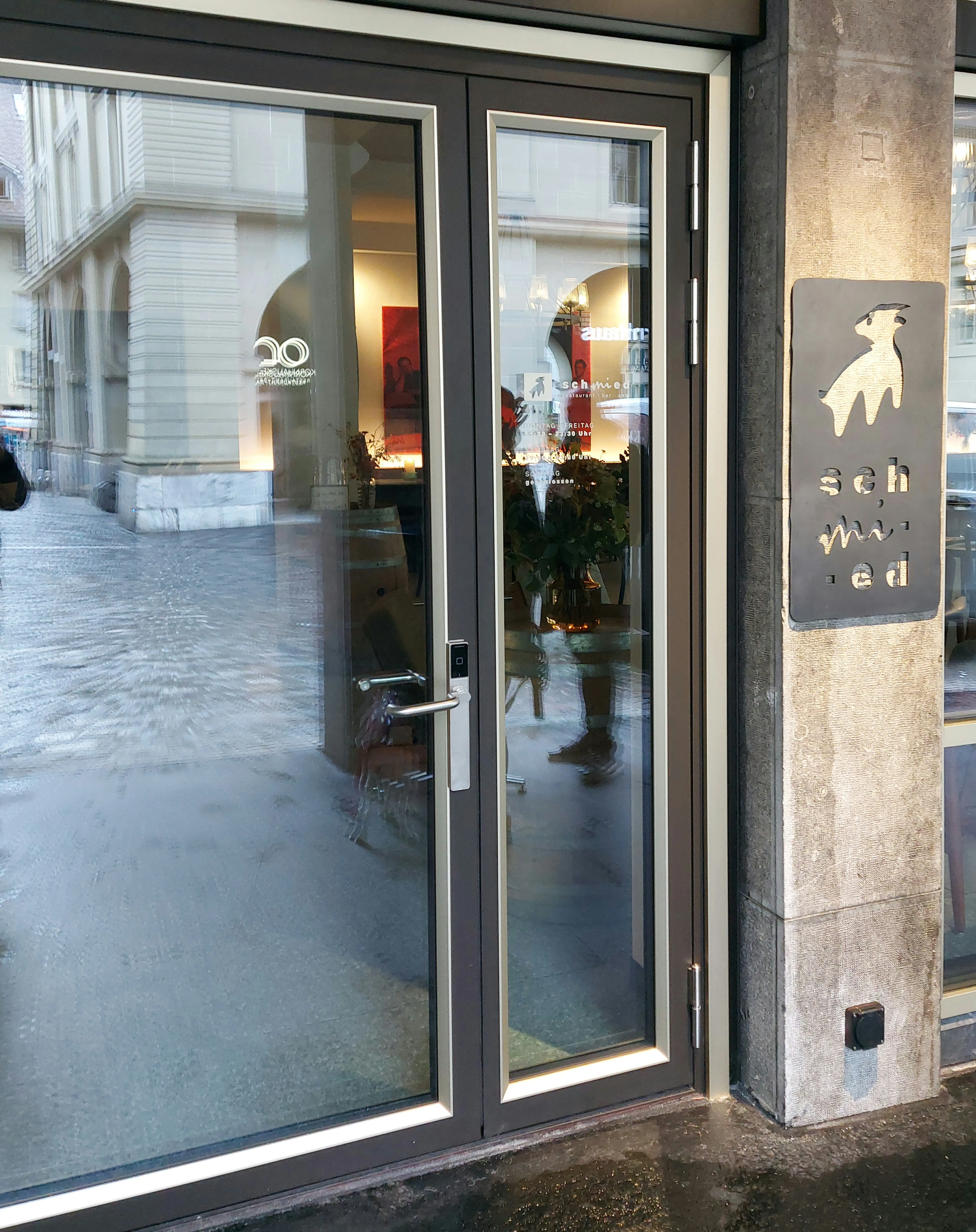 Eingangsbereich des Restaurants Schmied am Schmiedenplatz