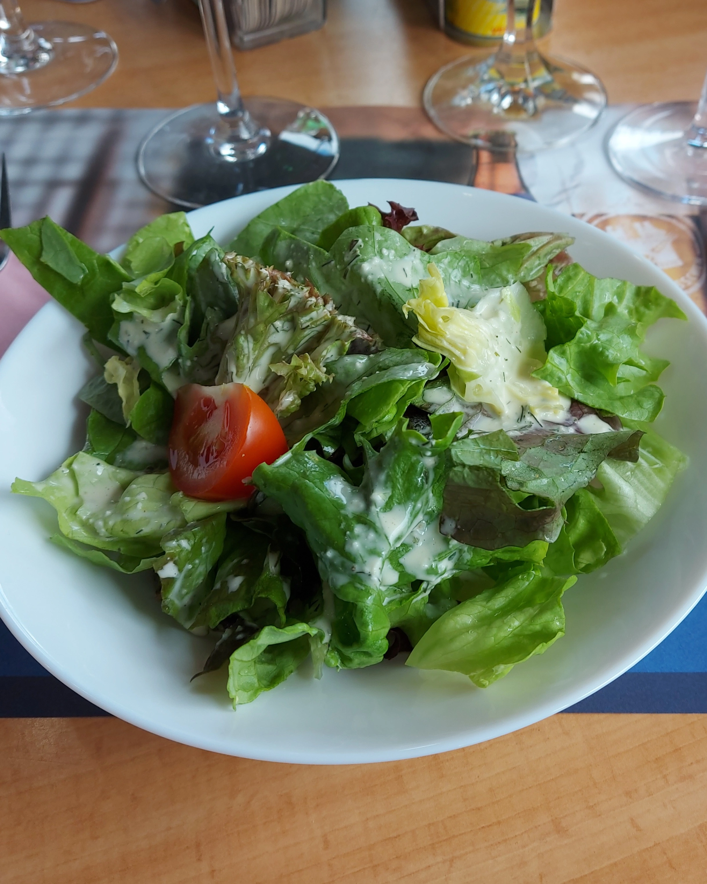Green salad with creamy dill dressing at Trucker Restaurant Bar Bern