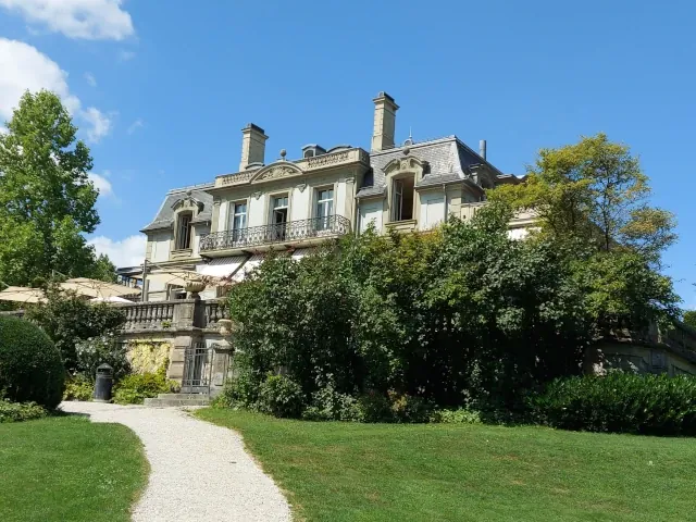 Haus der Universität Gebäude