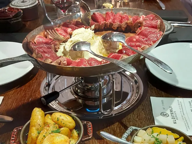 Entrecôte im Klösterli Weincafé in Bern